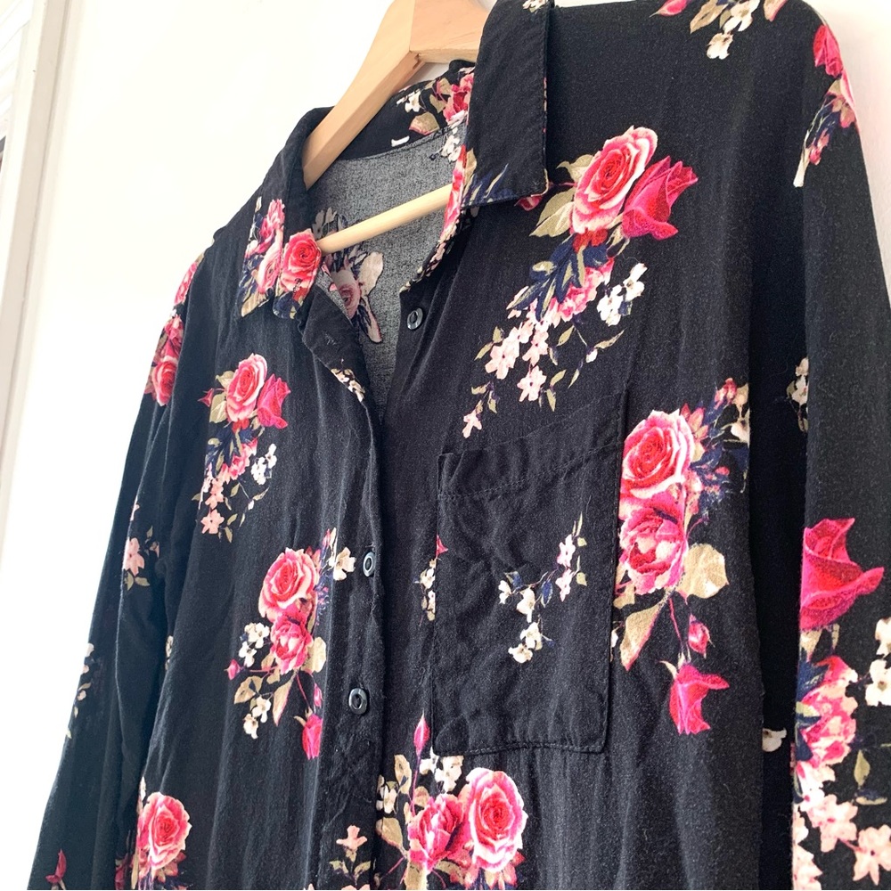 Rose Pattern Blouse - Picture 4 of 5